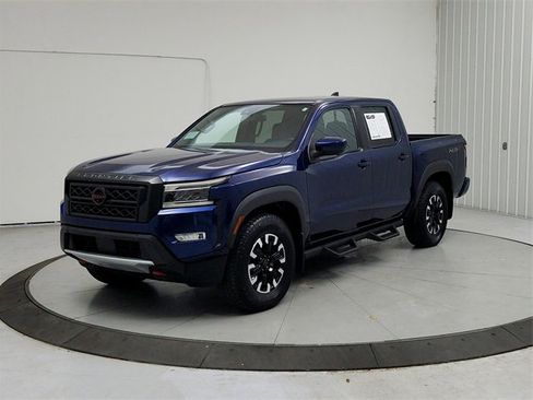 Used 2022 Nissan Frontier Pro-X image 3