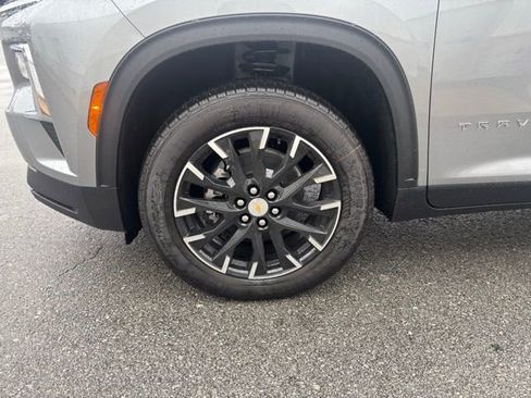 New 2026 Chevrolet Traverse LT w/ Sun and Wheel Package image 7