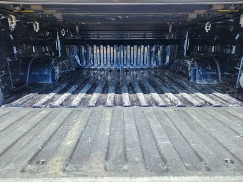 Certified 2022 Chevrolet Silverado 1500 LT AWD/4WD image 13