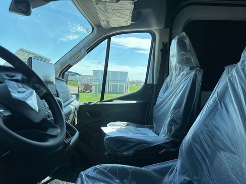 New 2026 Ford Transit 250 148 Medium Roof image 4