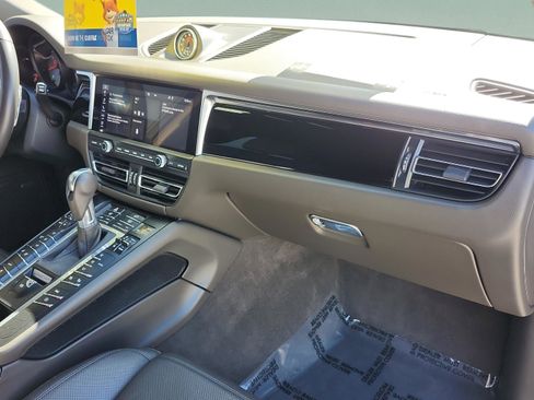 Used 2020 Porsche Macan S image 19