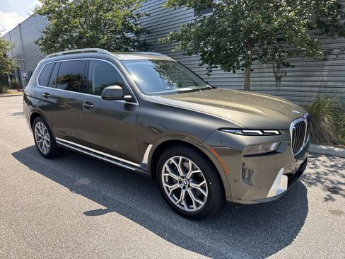 Used 2026 BMW X7 xDrive40i AWD/4WD image 4