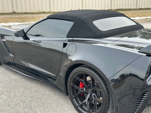 Used 2015 Chevrolet Corvette Z06 w/ 3LZ Preferred Equipment Group image 15