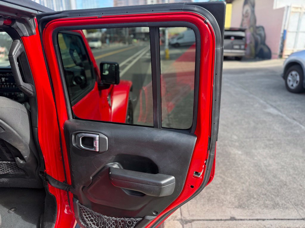 Used 2022 Jeep Wrangler Unlimited Rubicon 4xe AWD/4WD image 11