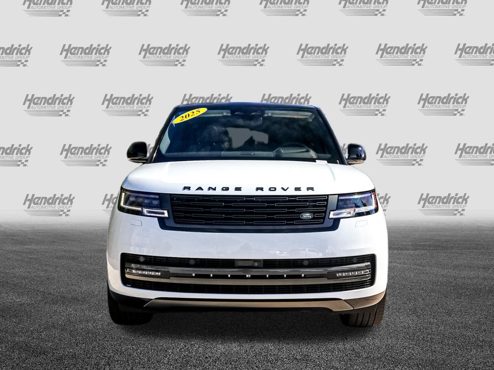 Used 2025 Land Rover Range Rover SE AWD/4WD image 3
