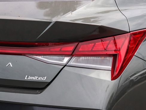 Used 2024 Hyundai Elantra Limited FWD image 13