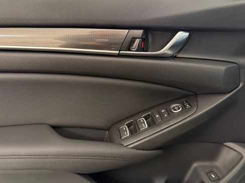 Used 2019 Honda Accord Sport image 12