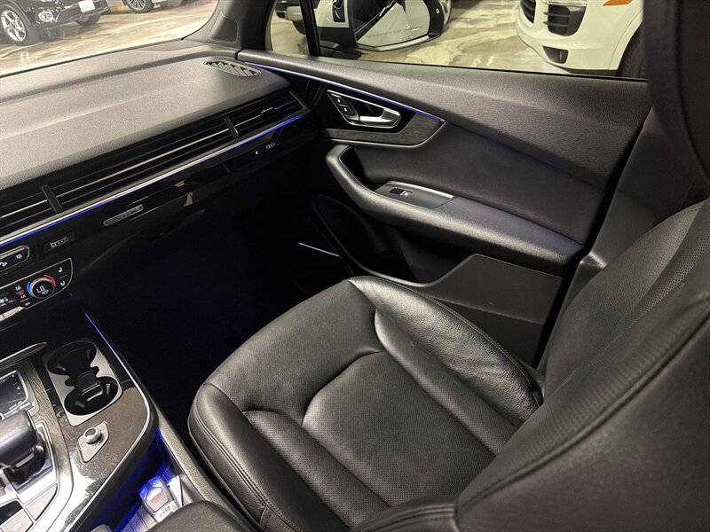Used 2018 Audi Q7 3.0T Prestige w/ Prestige Package AWD/4WD image 52