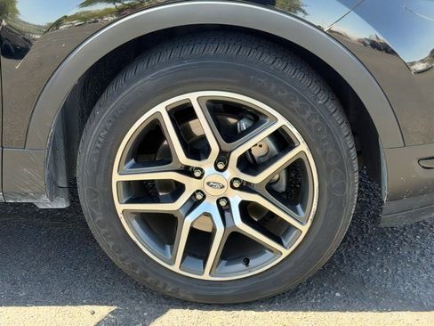 Used 2018 Ford Explorer Sport w/ Equipment Group 401A AWD/4WD image 9