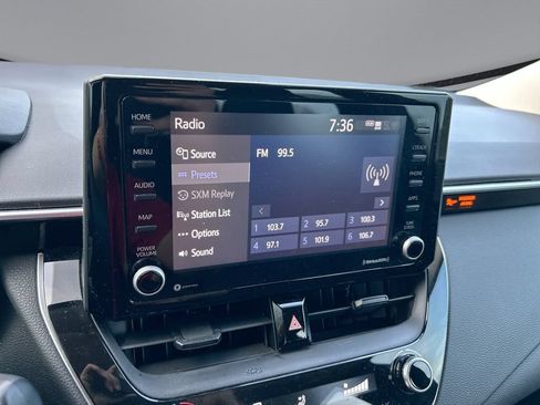 Used 2022 Toyota Corolla LE FWD image 21