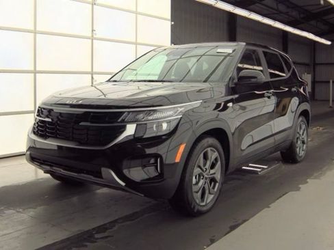 Certified 2026 Kia Seltos LX FWD image 8