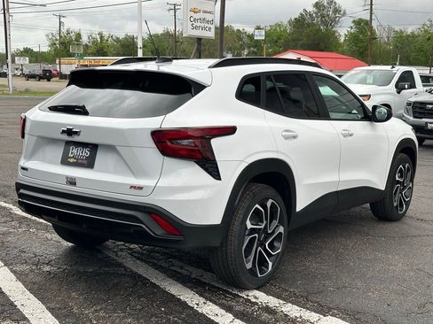 New 2026 Chevrolet Trax RS w/ Sunroof Package image 6