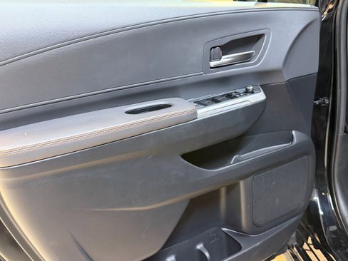 Used 2023 Toyota Sienna XSE FWD image 12
