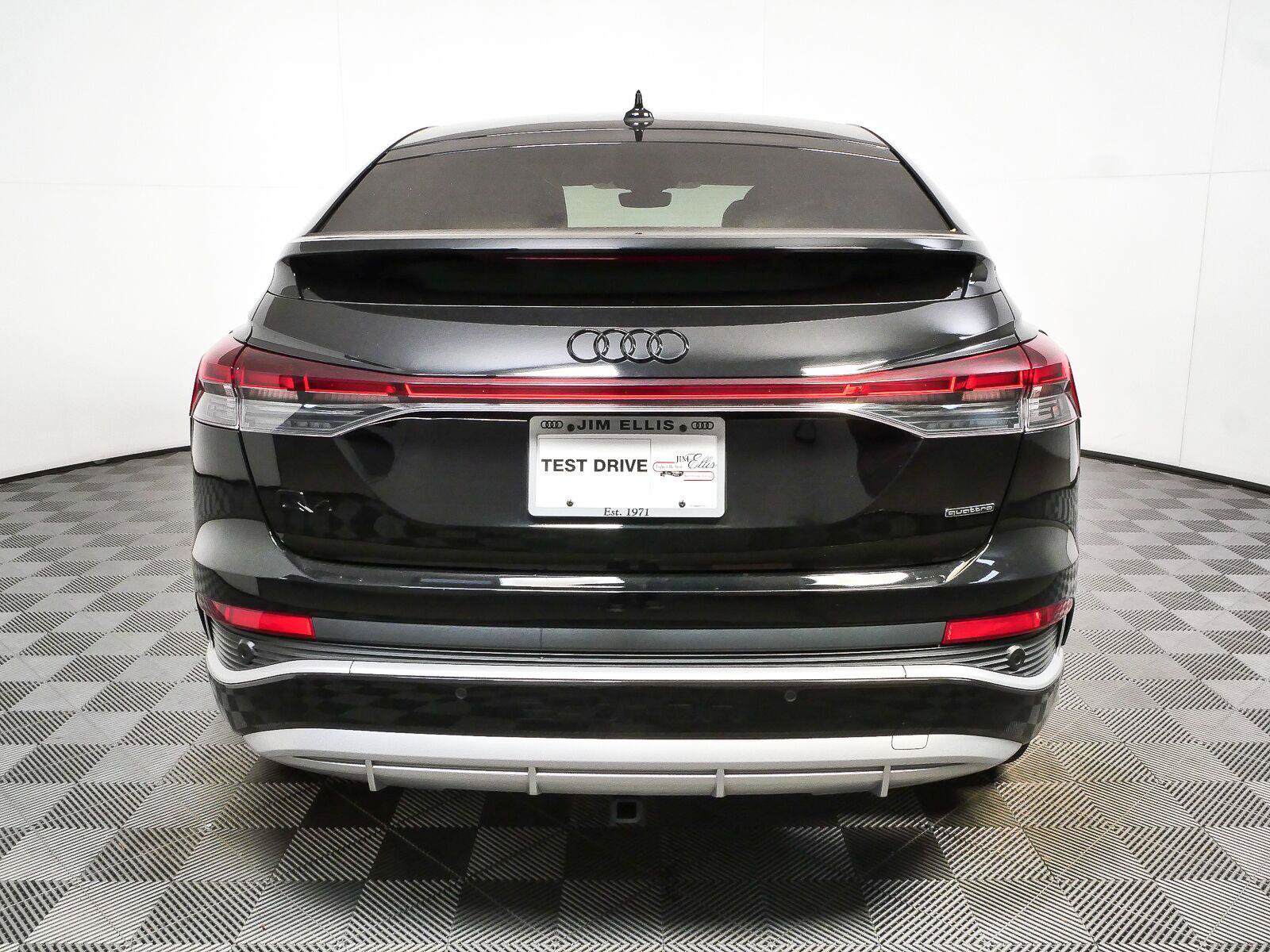 Used 2023 Audi Q4 e-tron Premium Plus w/ Premium Plus AWD/4WD image 34