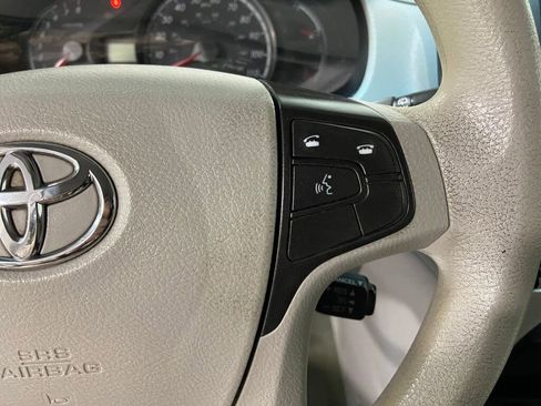 Used 2014 Toyota Sienna LE image 16