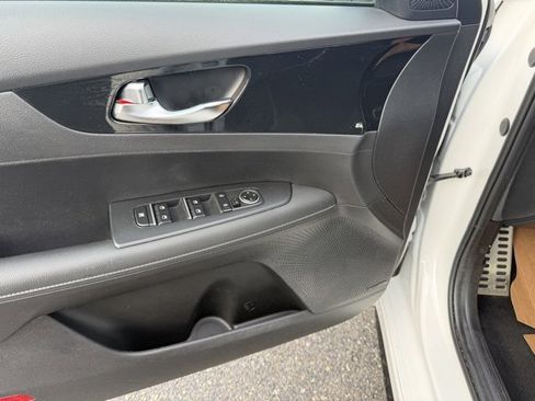 Used 2023 Kia Forte GT-Line w/ GT-Line Premium Package image 20