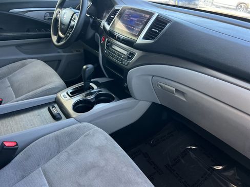 Used 2017 Honda Pilot EX image 17