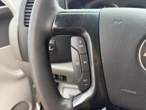 Used 2013 Chevrolet Silverado 3500 4x4 Crew Cab image 11