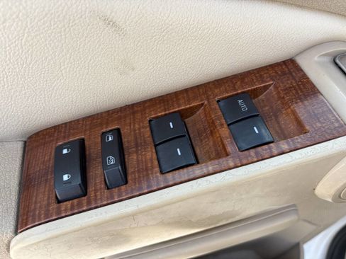 Used 2006 Ford Explorer Eddie Bauer image 22