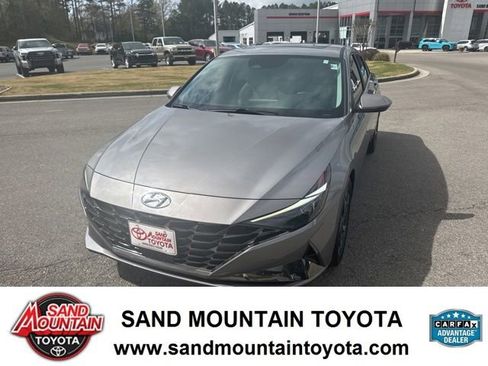 Used 2023 Hyundai Elantra Limited FWD image 7