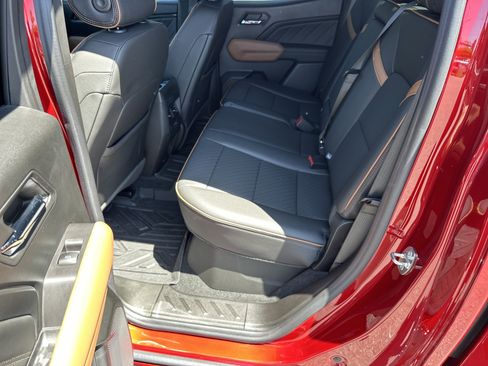Certified 2023 GMC Canyon AT4 w/ AT4 Premium Package AWD/4WD image 21