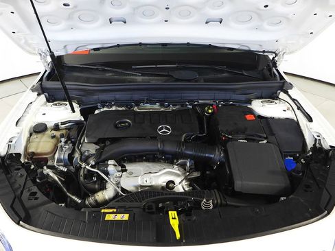 Used 2021 Mercedes-Benz GLB 250 image 6