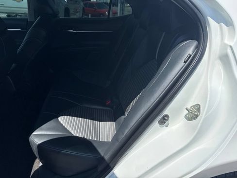 Used 2020 Toyota Camry SE FWD image 16