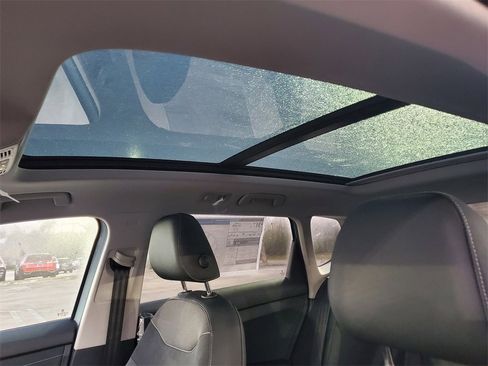 New 2026 Volkswagen Taos SE image 8