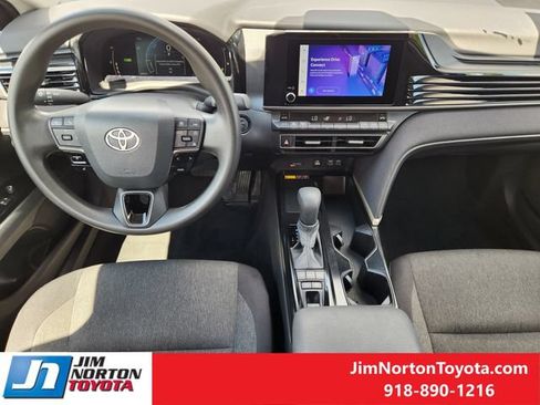 Used 2025 Toyota Camry LE FWD image 25