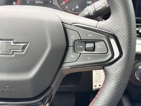 Used 2024 Chevrolet Trax RS w/ Driver Confidence Package FWD image 9