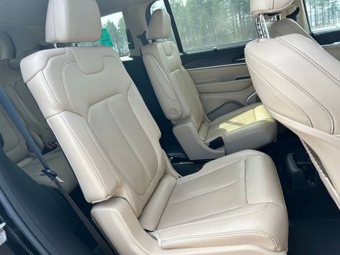 Used 2021 Jeep Grand Cherokee L Limited w/ Luxury Tech Group II image 15