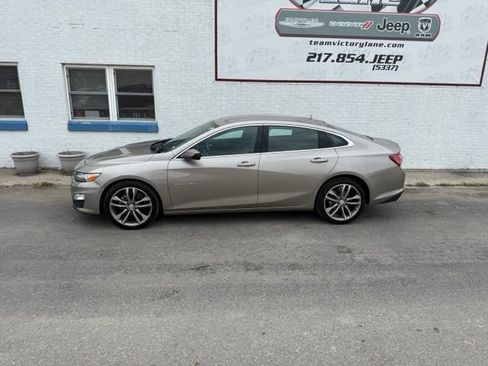 Used 2024 Chevrolet Malibu LT FWD image 2