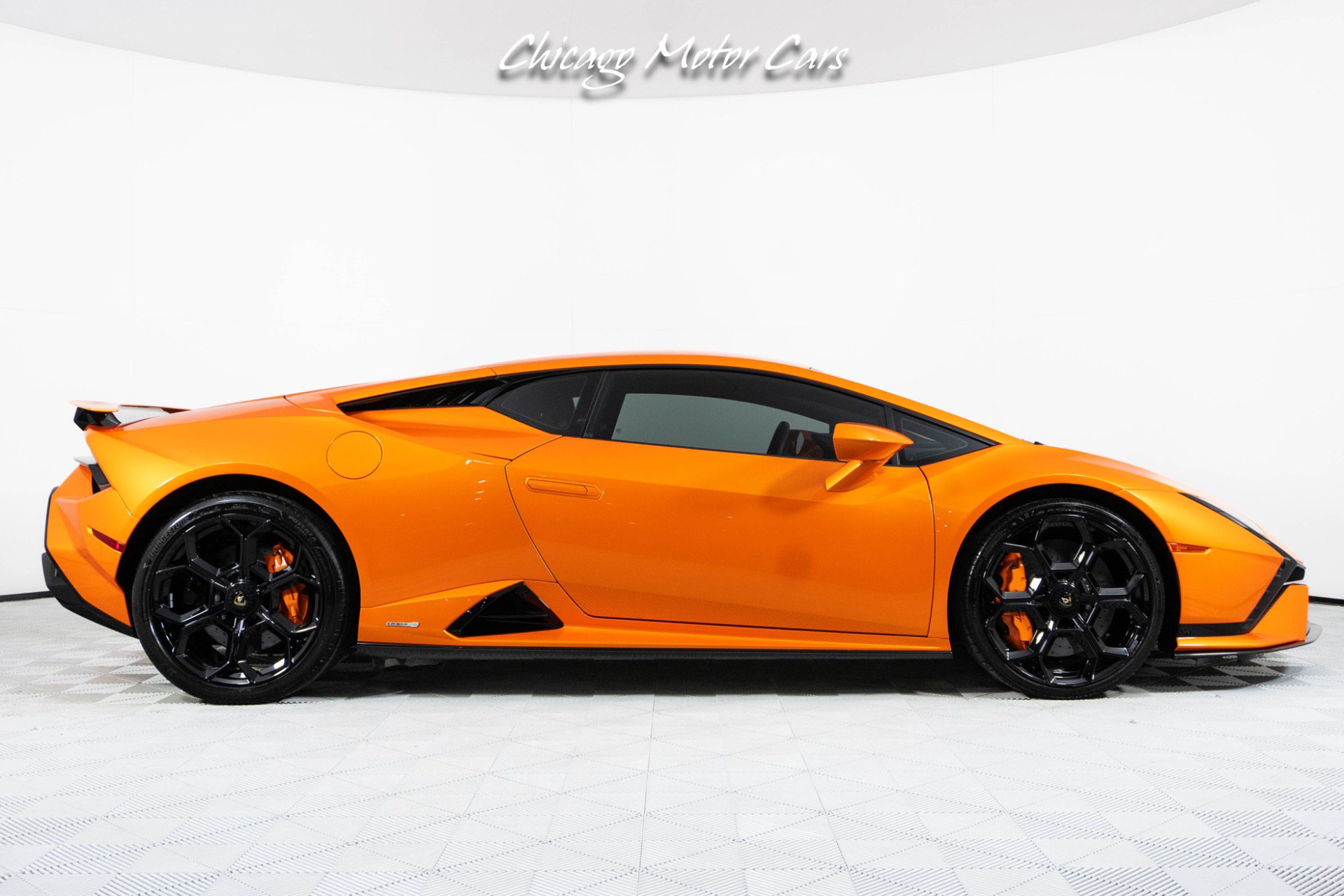 Used 2023 Lamborghini Huracan Tecnica RWD image 10