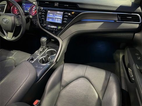 Used 2018 Toyota Camry XSE image 33