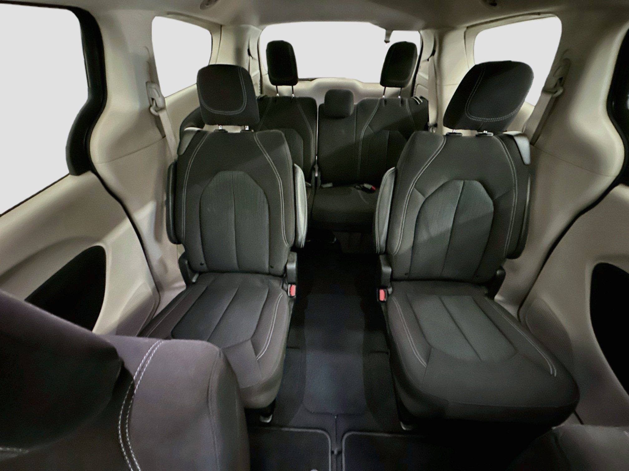 Used 2023 Chrysler Voyager LX FWD image 28