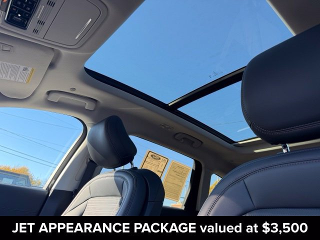 New 2026 Lincoln Nautilus Reserve w/ Jet Appearance Package AWD/4WD image 3