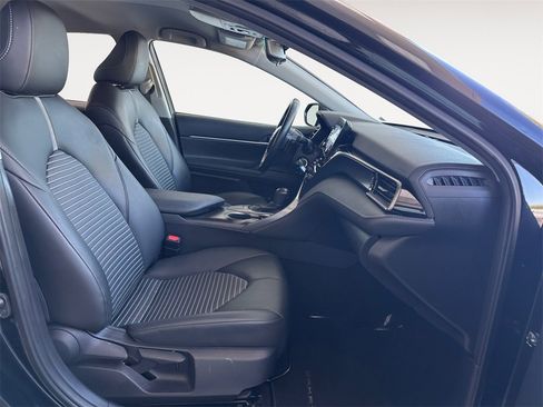 Used 2024 Toyota Camry SE image 15