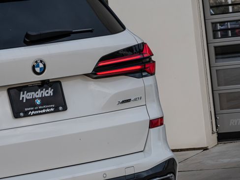 New 2026 BMW X5 xDrive40i w/ M Sport Package image 8
