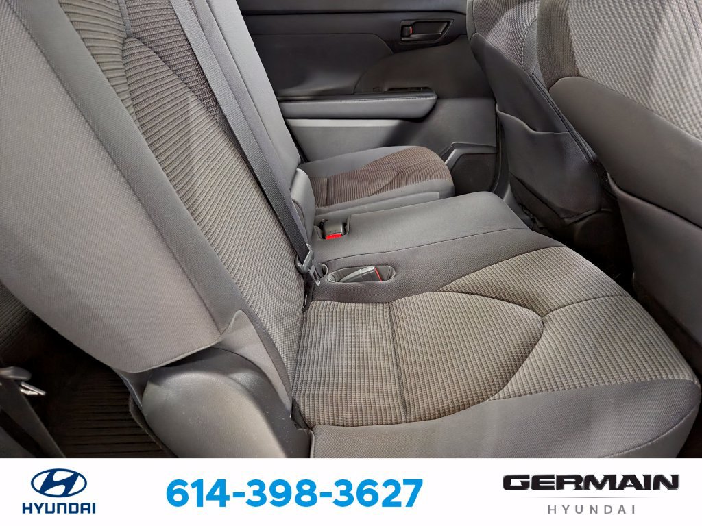 Used 2023 Toyota Highlander L FWD image 20