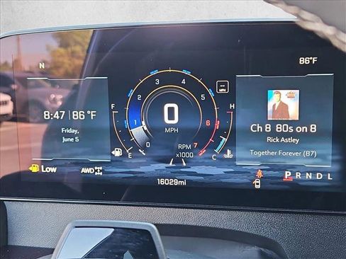 Used 2025 Chevrolet Traverse Z71 w/ Enhanced Driving Package AWD/4WD image 11