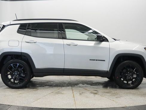 New 2026 Jeep Compass Latitude AWD/4WD image 11