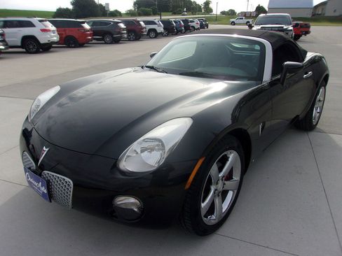 Used 2007 Pontiac Solstice Convertible w/ Premium Package RWD image 11