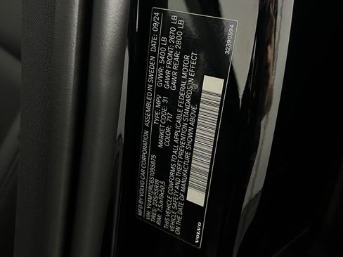 Used 2025 Volvo XC60 B5 Plus image 35