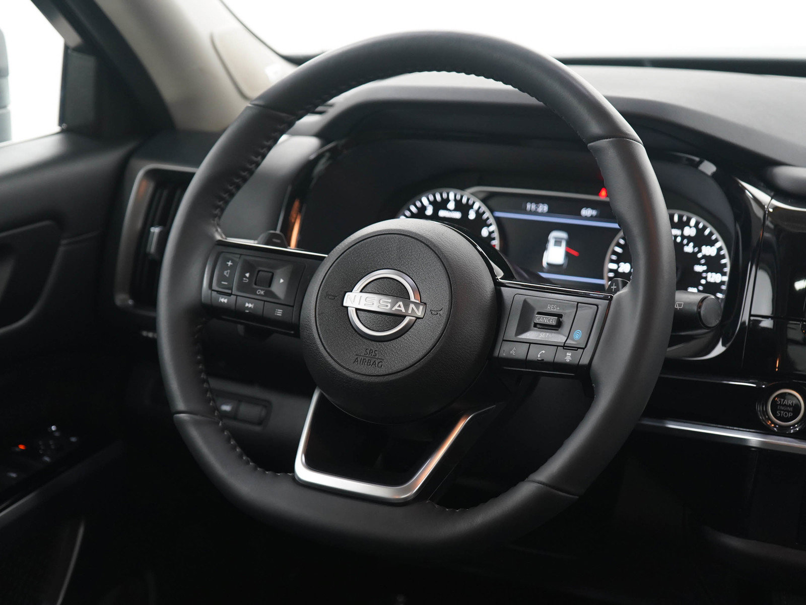 Used 2024 Nissan Pathfinder SL w/ SL Premium Package AWD/4WD image 15