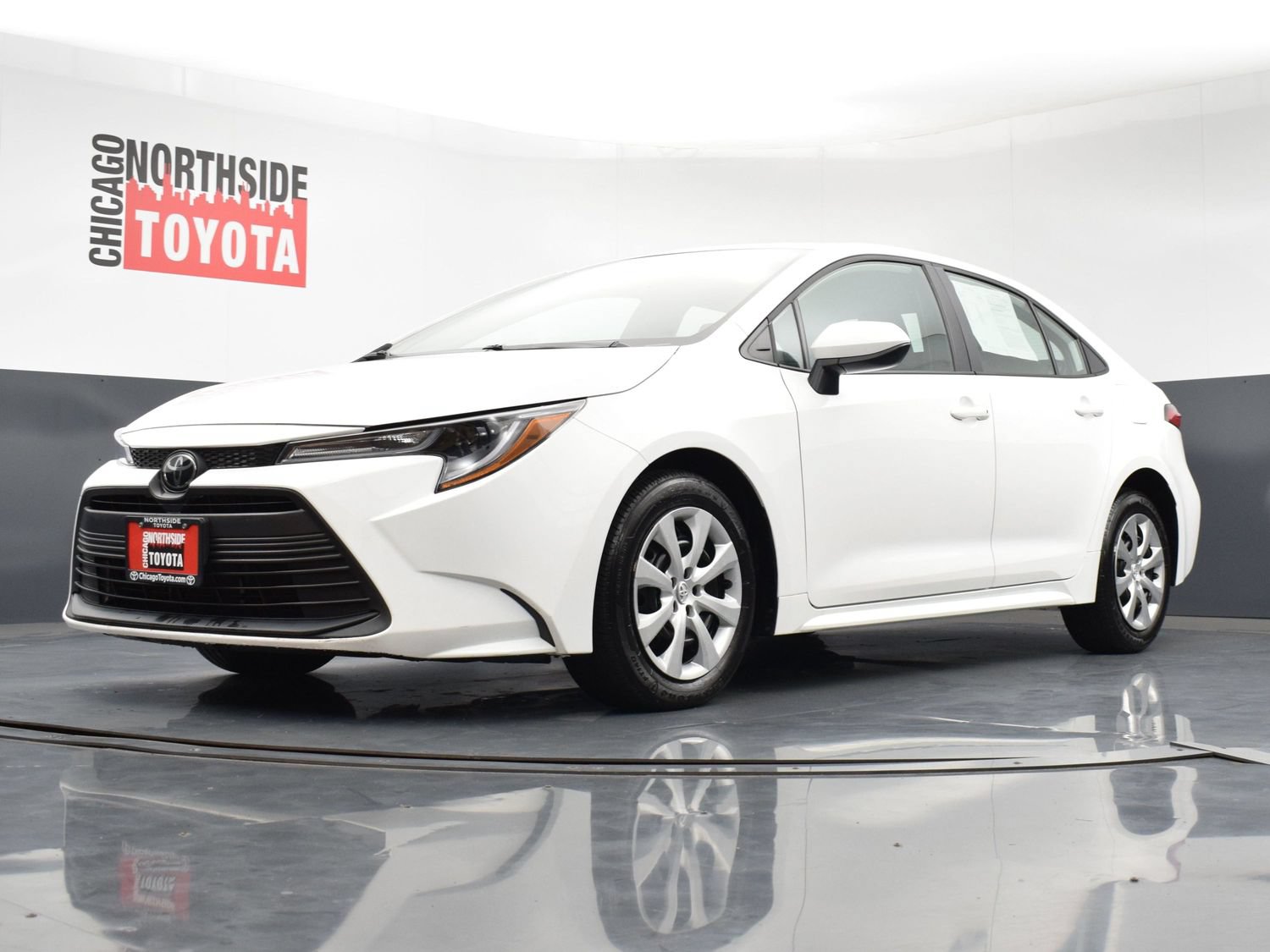 Used 2025 Toyota Corolla LE FWD image 30