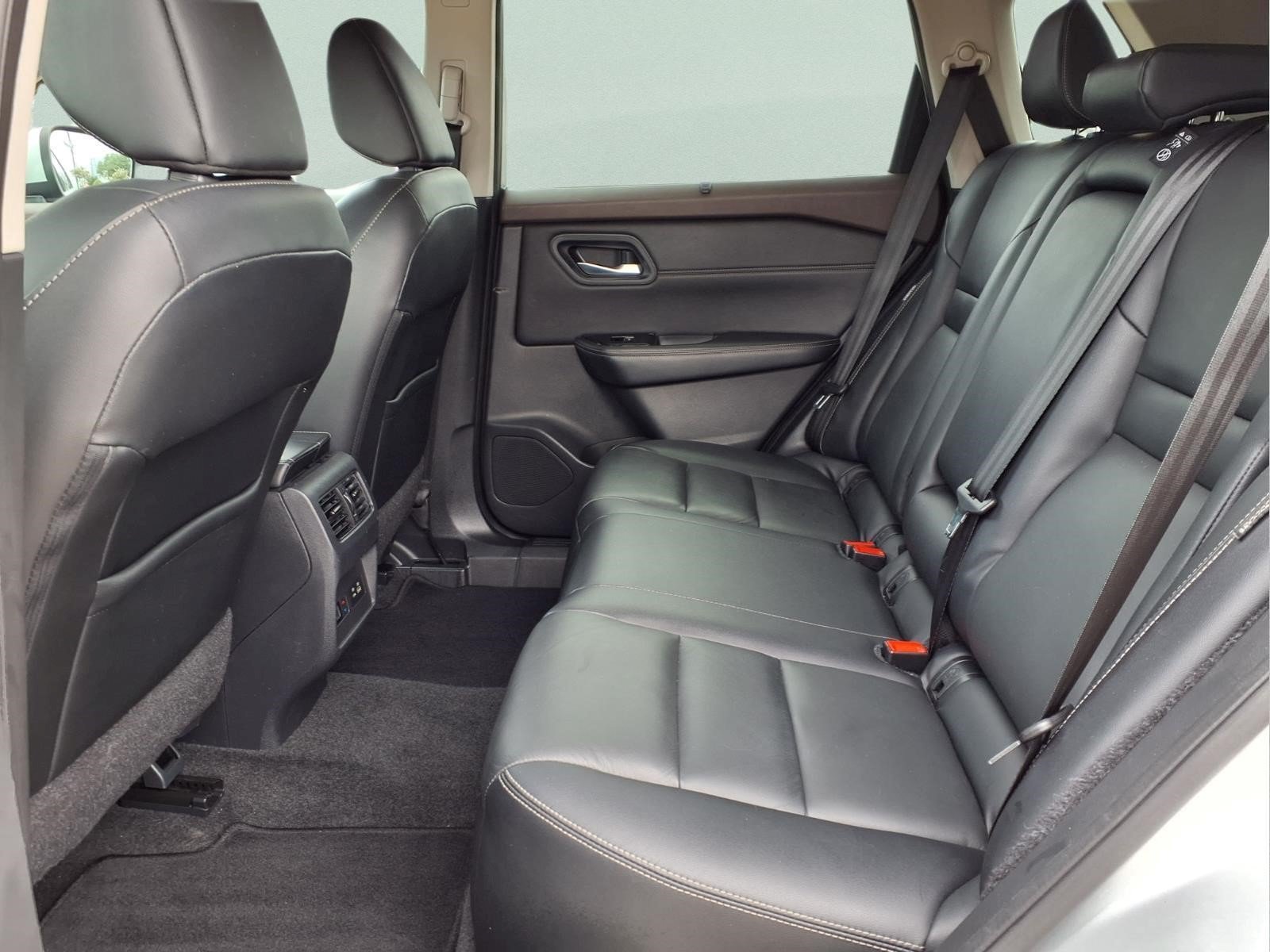Certified 2022 Nissan Rogue SL w/ SL Premium Package FWD image 11