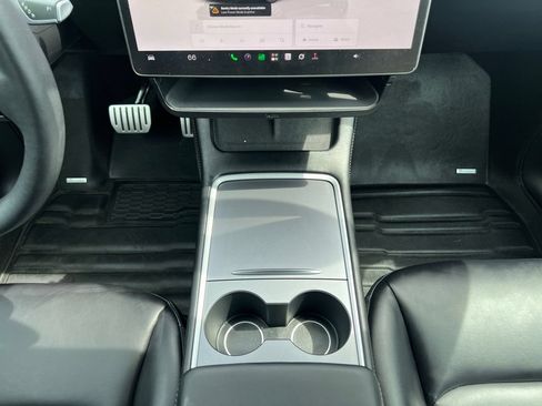 Used 2023 Tesla Model Y Performance AWD/4WD image 14