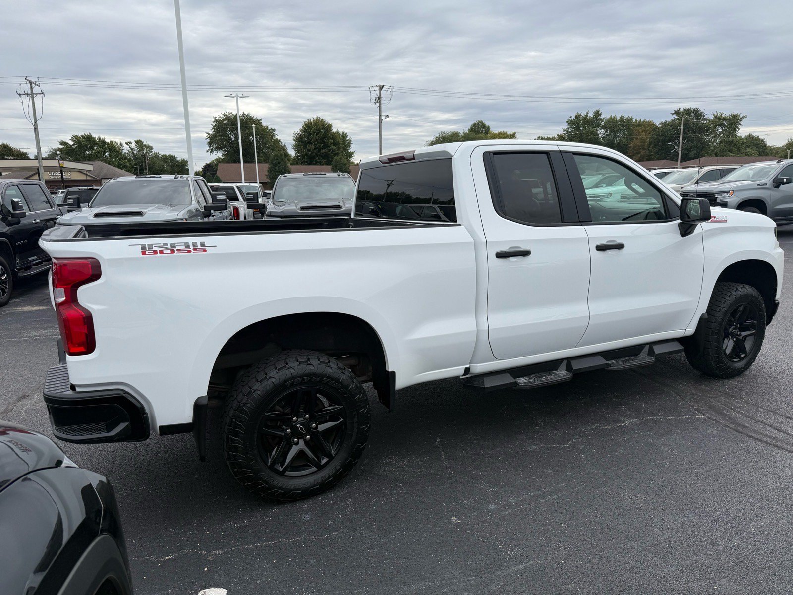 Used 2019 Chevrolet Silverado 1500 Custom Trail Boss w/ Custom Convenience Package AWD/4WD image 6