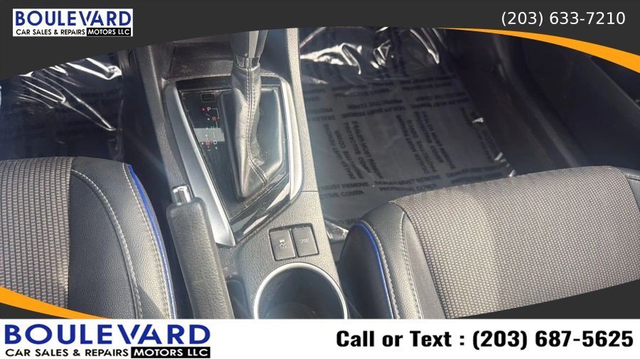 Used 2018 Toyota Corolla SE w/ SE Premium Package FWD image 17