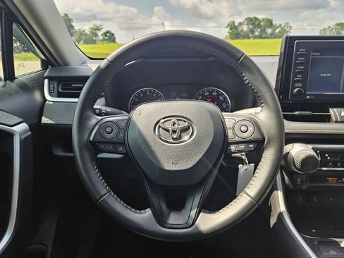 Used 2020 Toyota RAV4 LE FWD image 14